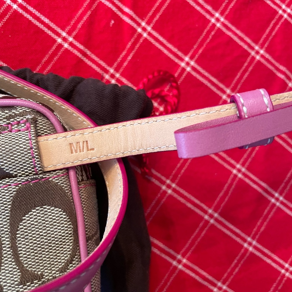 Coach NWT belt hip bag, signature pink leather trim, pink removable leather belt - Picture 6 of 12